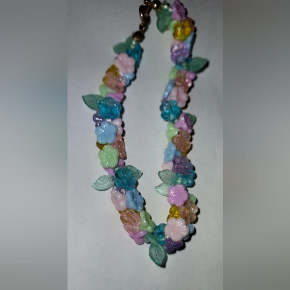 1960s Vintage Pastel Flowers - beaded - Spring - plastic - Bracelet - Picture 2 of 5